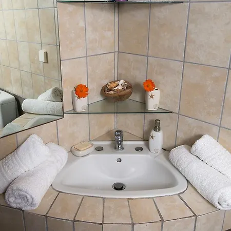 Blue Lagoon Apartment *