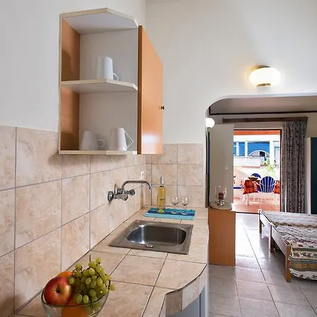 Blue Lagoon Apartment *